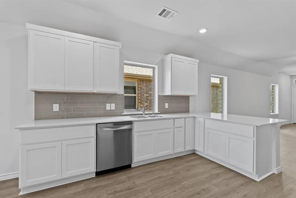 2537 Pikes Peak Way