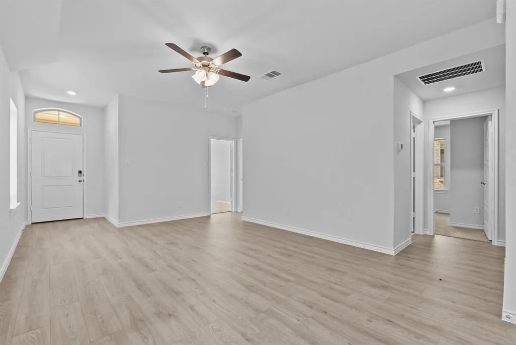 2537 Pikes Peak Way