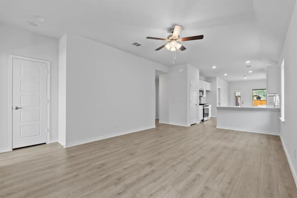 2537 Pikes Peak Way