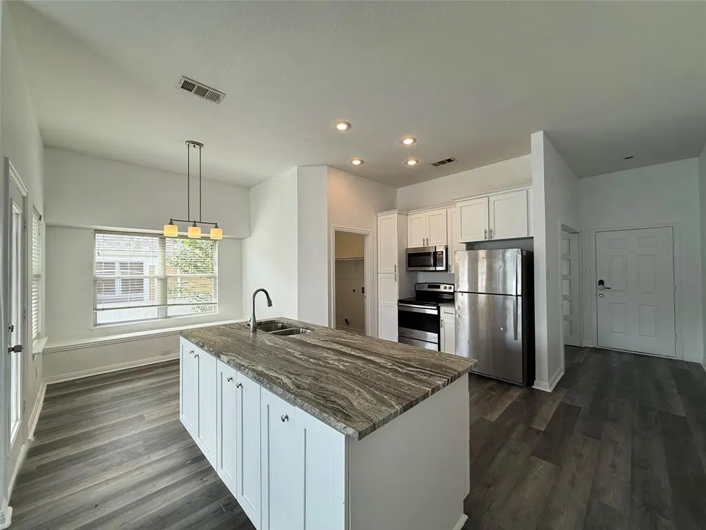 509 Creekside Drive
