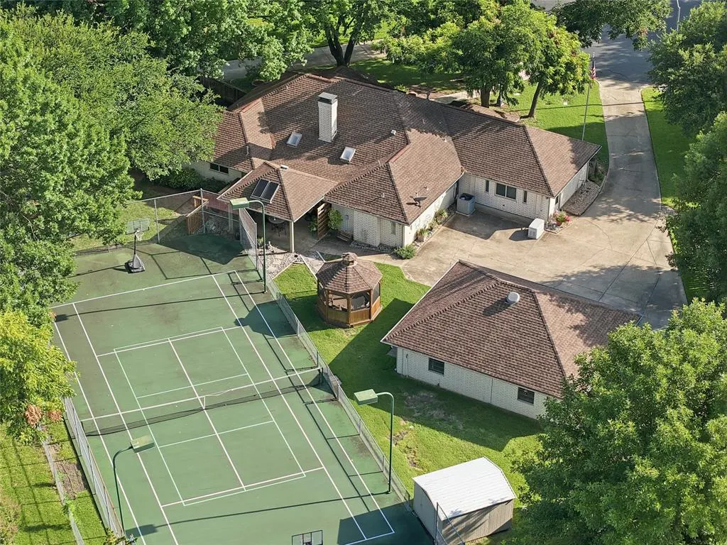 5308 Dixie Circle