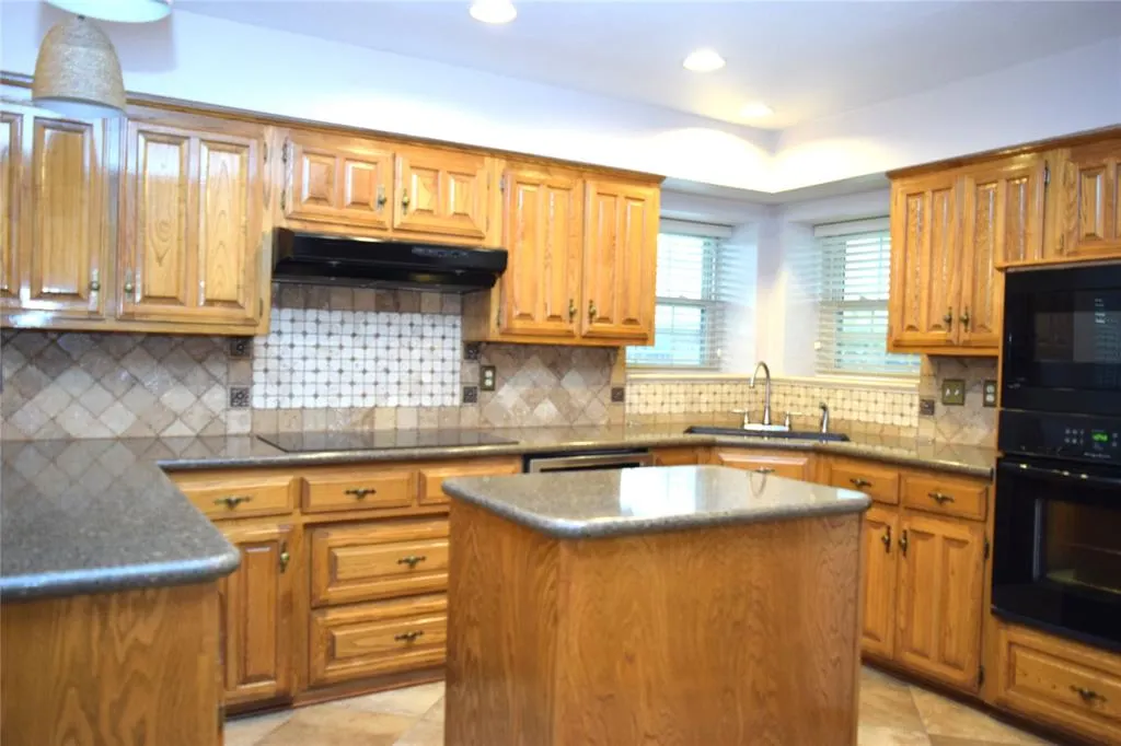 5308 Dixie Circle