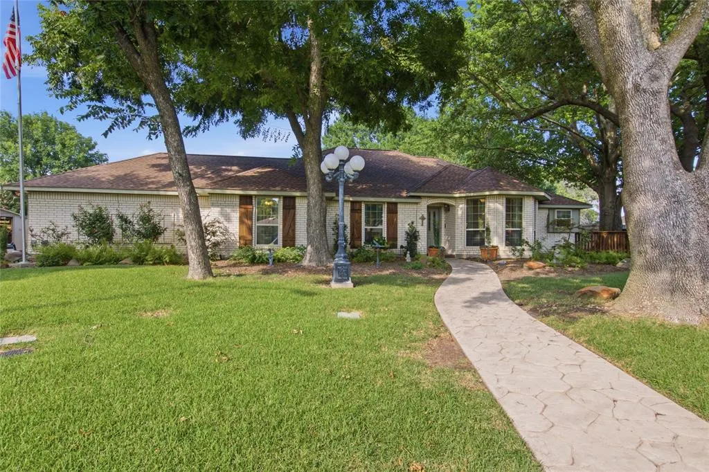 5308 Dixie Circle