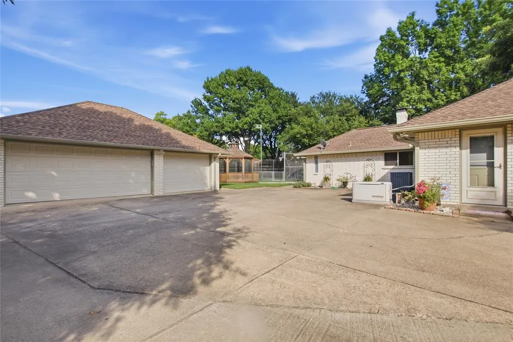 5308 Dixie Circle
