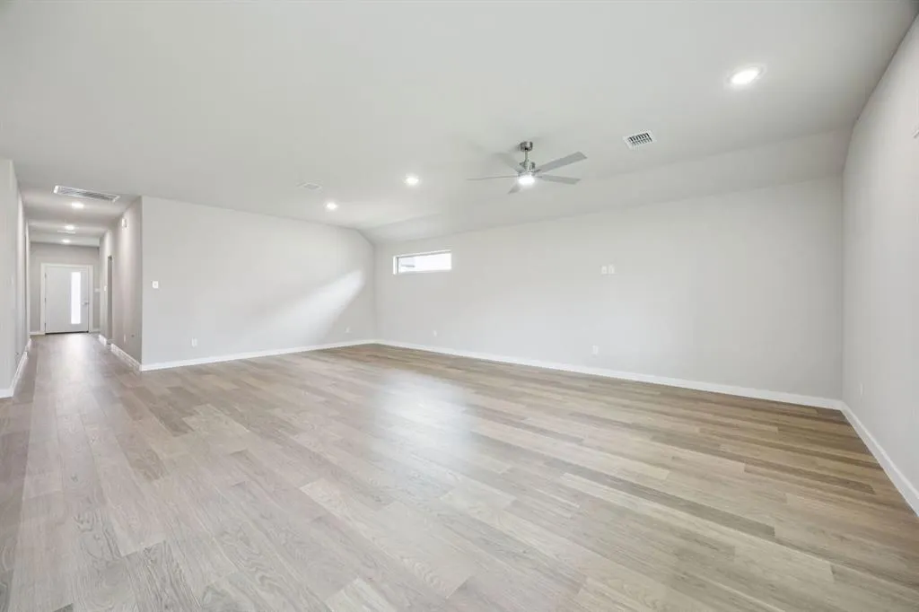 8012 Kingfisher Road
