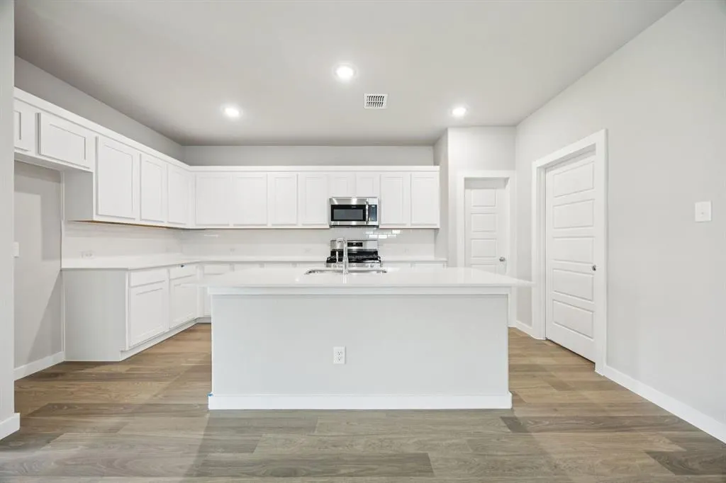 8012 Kingfisher Road