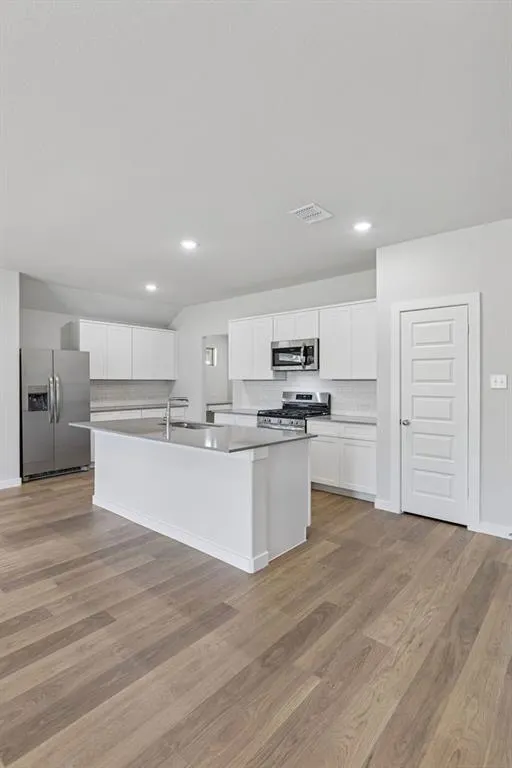 7908 Kingfisher Road