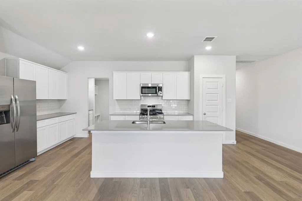 7908 Kingfisher Road