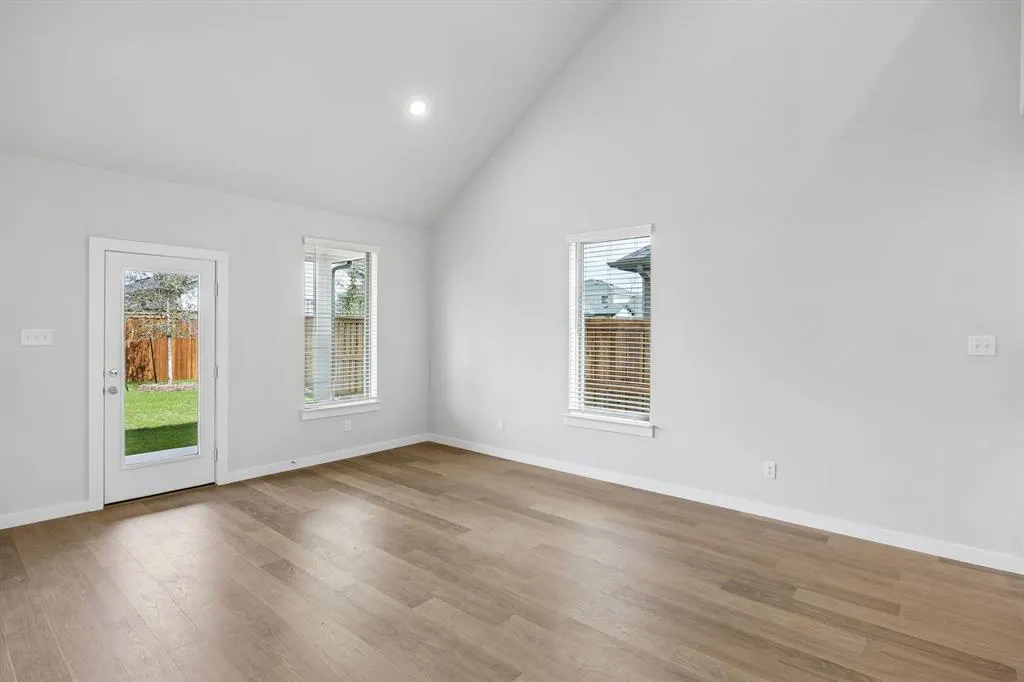 1301 Rosaderos Road