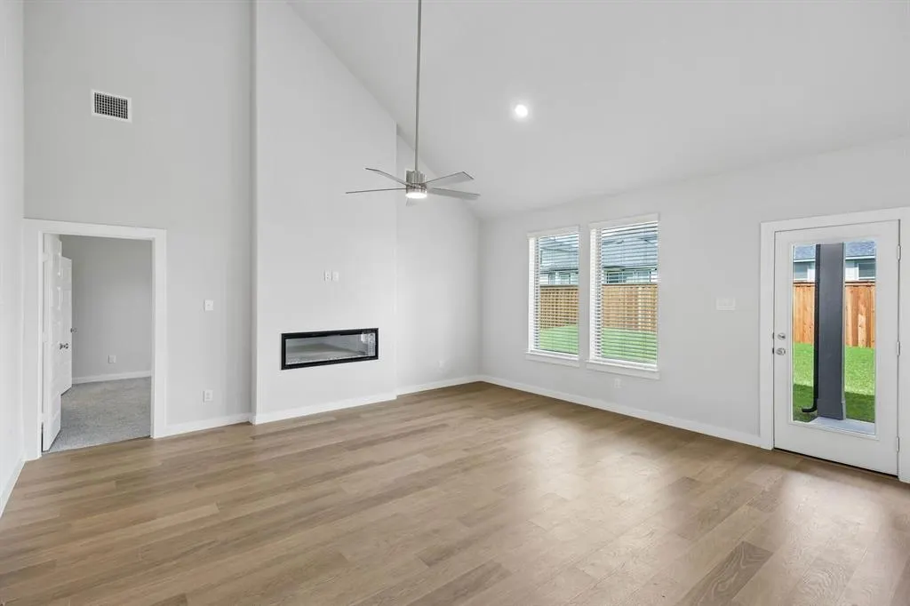 1301 Rosaderos Road