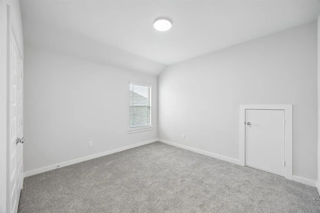 1301 Rosaderos Road