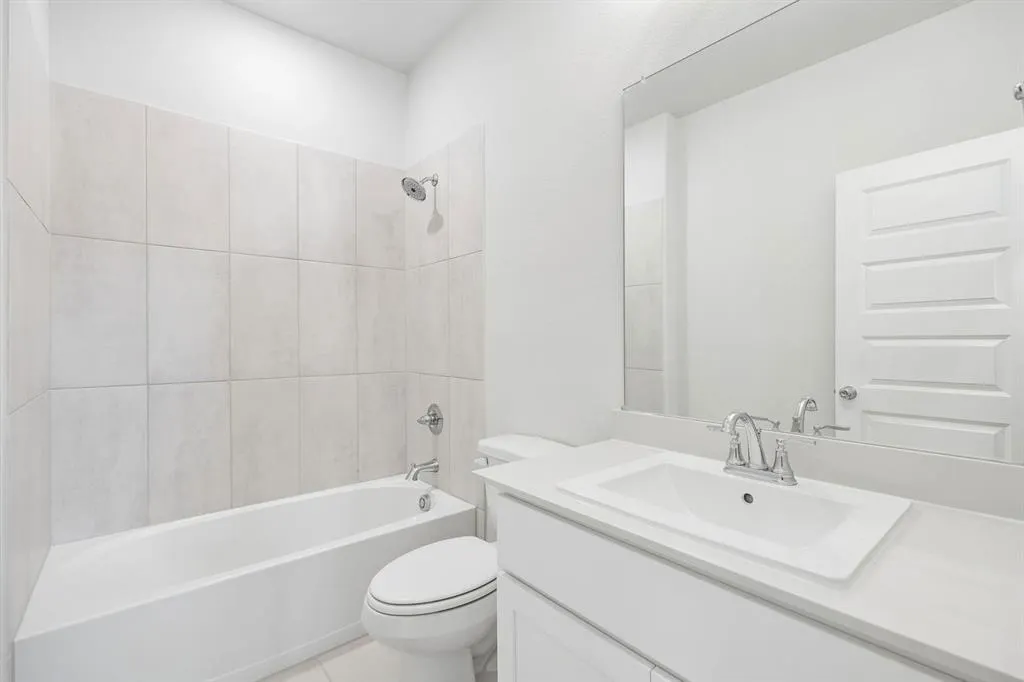1301 Rosaderos Road