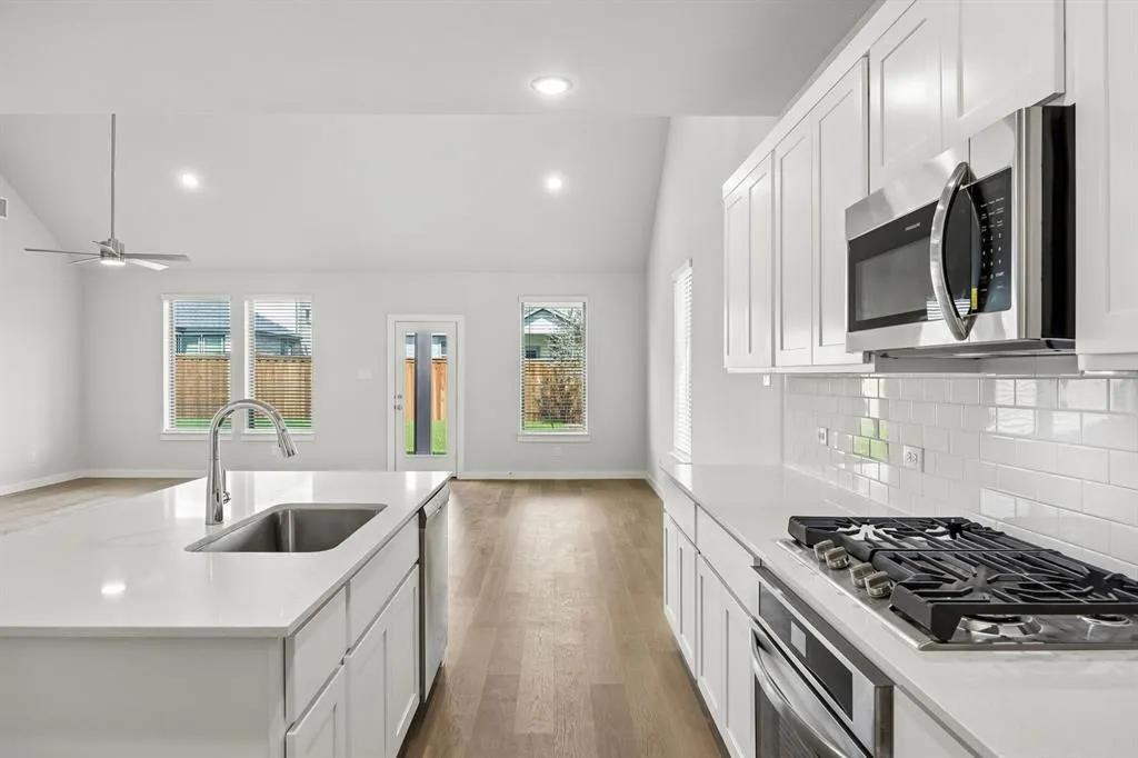 1301 Rosaderos Road