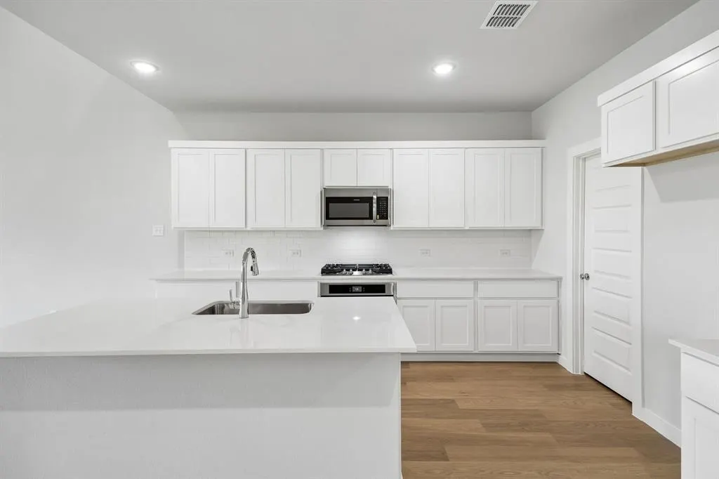 1301 Rosaderos Road
