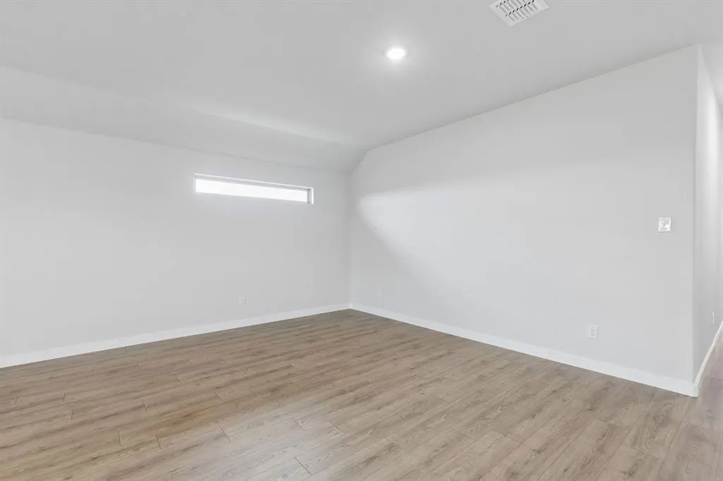 805 Edgehurst Drive