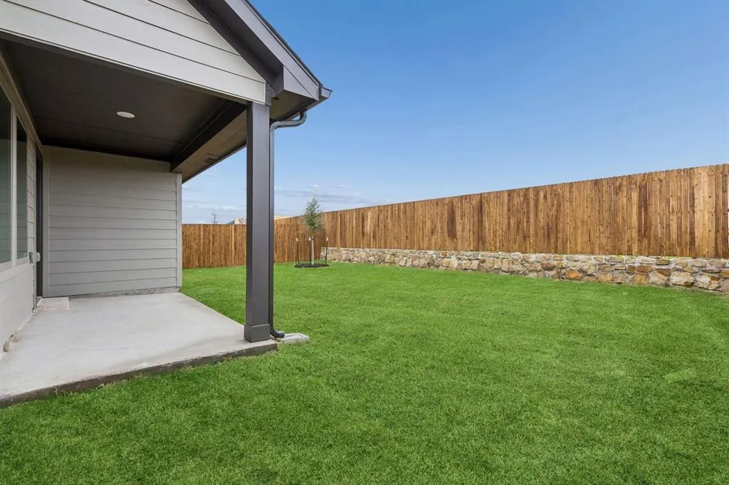 805 Edgehurst Drive