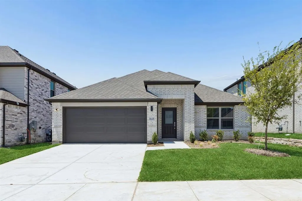 805 Edgehurst Drive