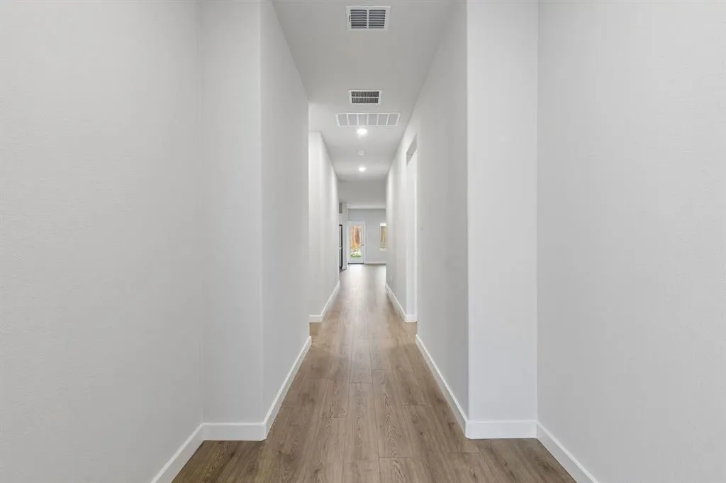 805 Edgehurst Drive