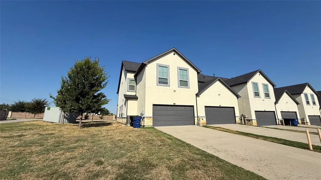 16022 Doe Lake Drive