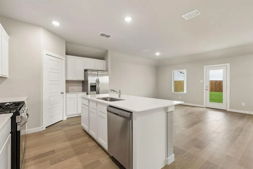 803 Edgehurst Drive