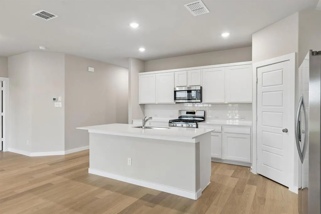 803 Edgehurst Drive