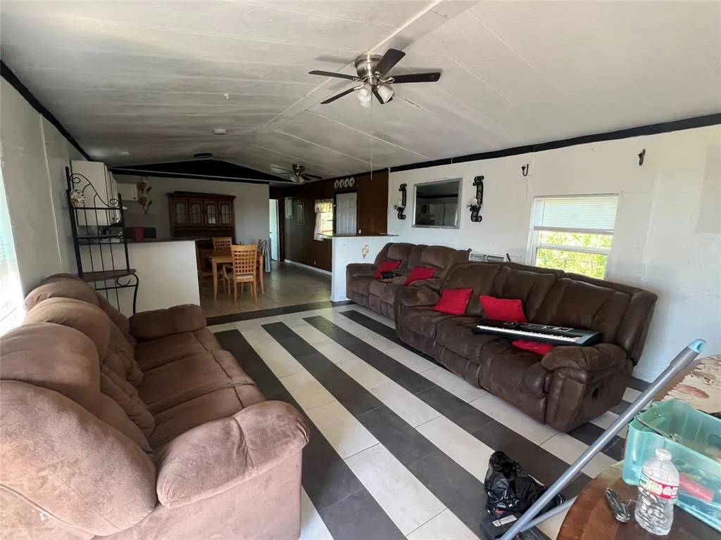 111 County Road 877