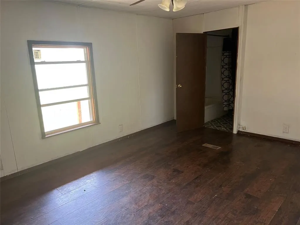111 County Road 877