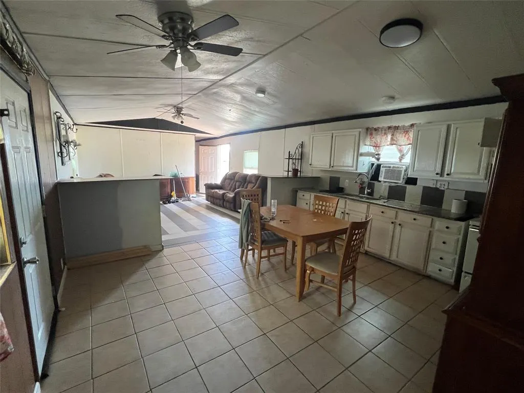 111 County Road 877