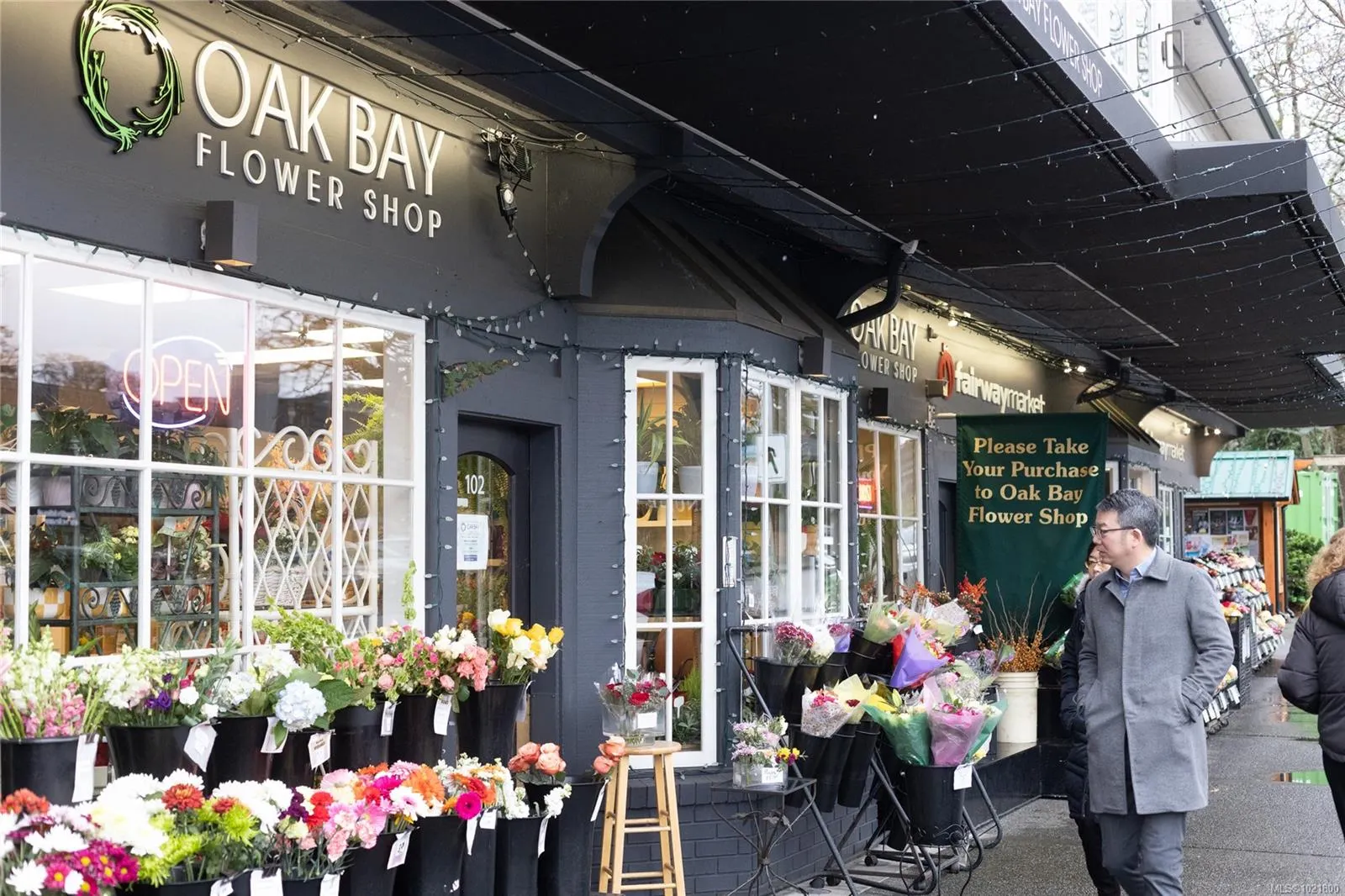 2187 Oak Bay Ave