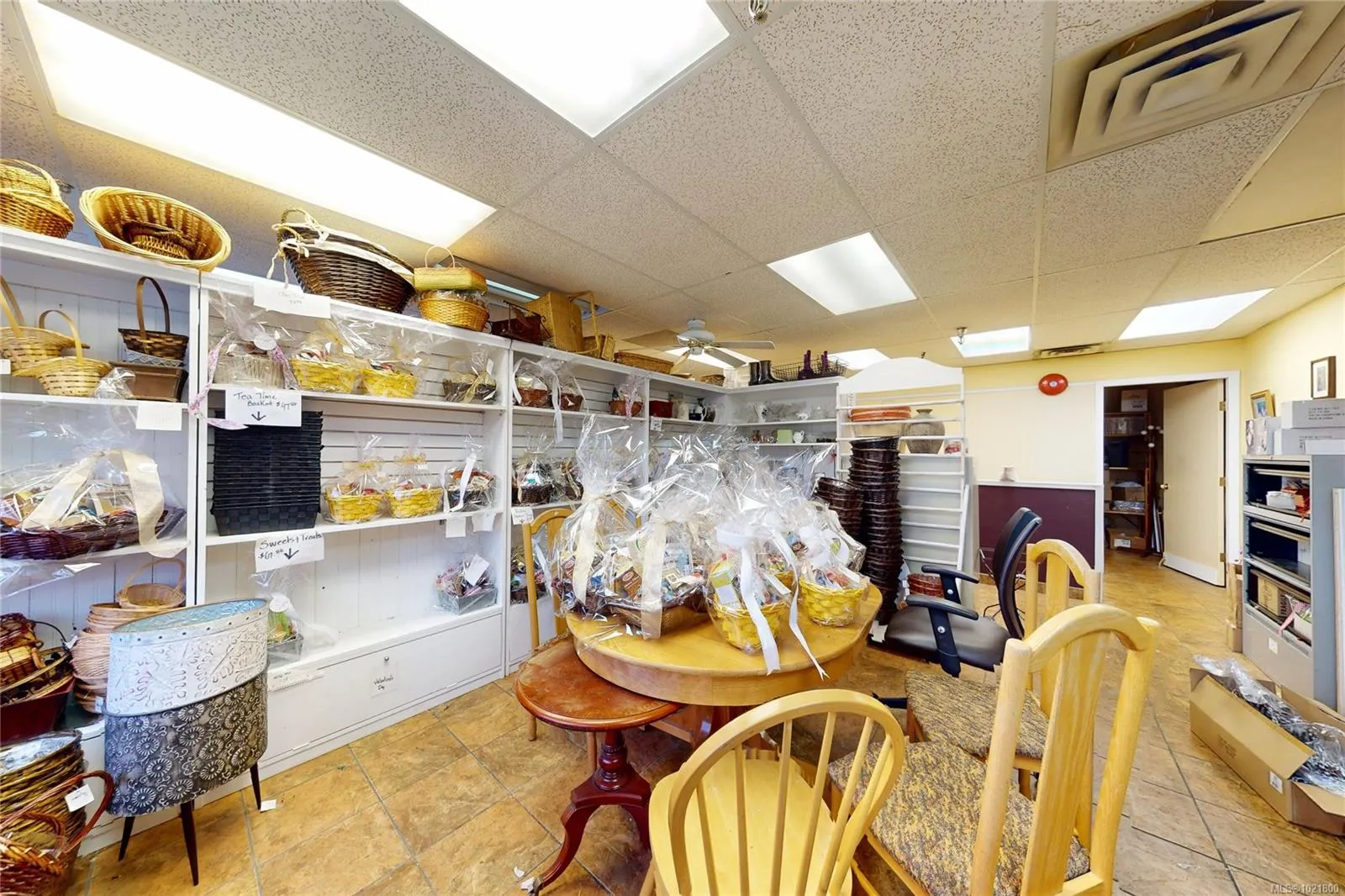 2187 Oak Bay Ave