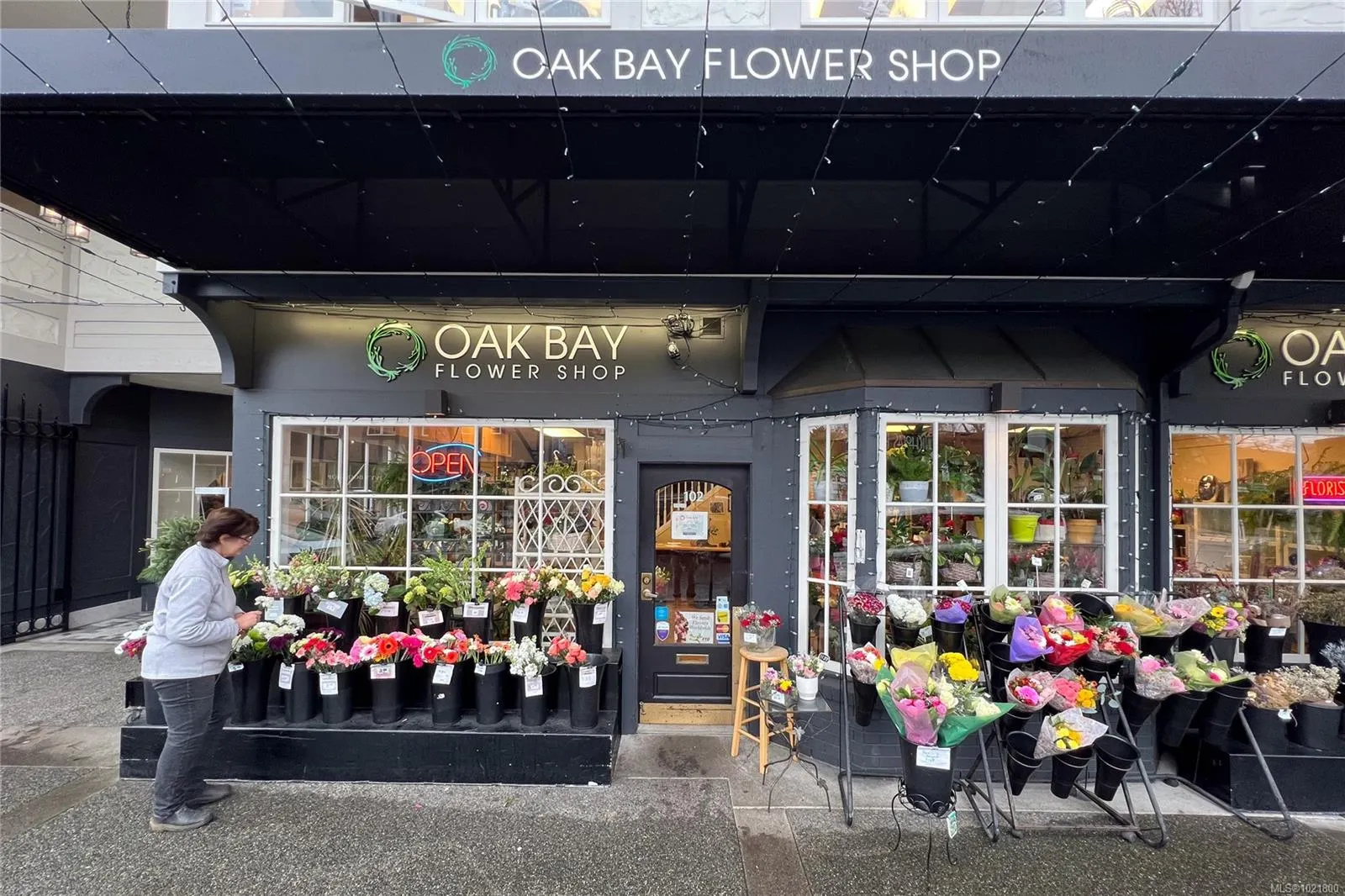 2187 Oak Bay Ave