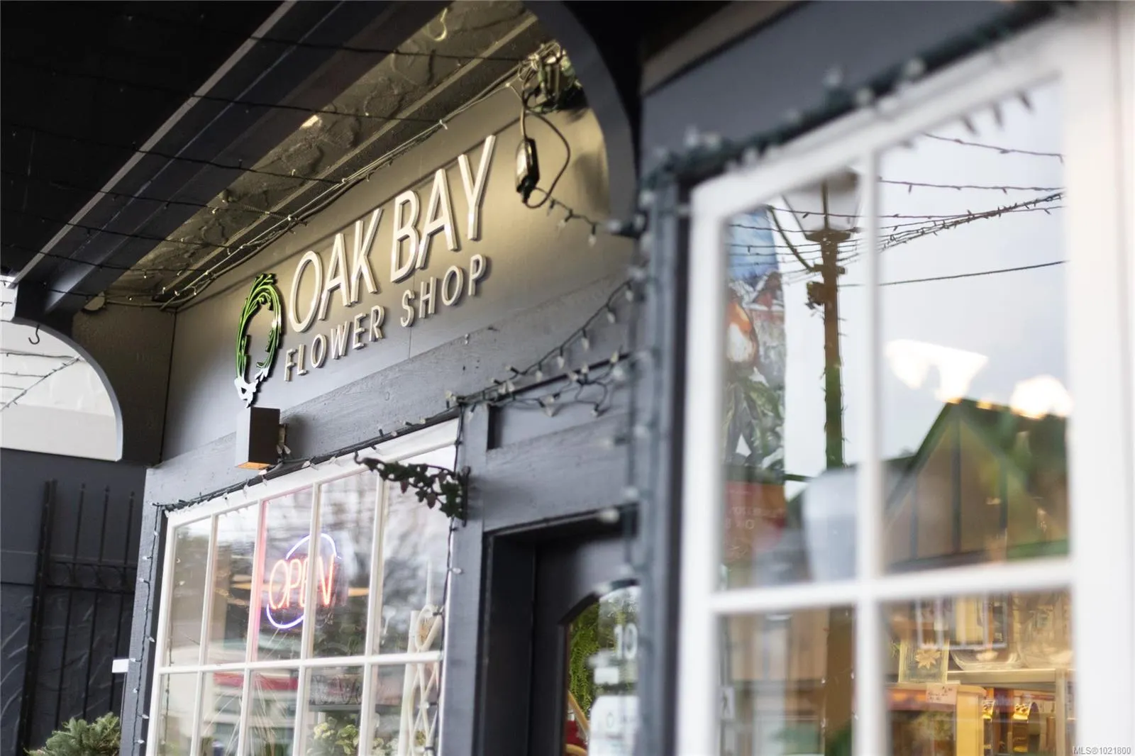 2187 Oak Bay Ave