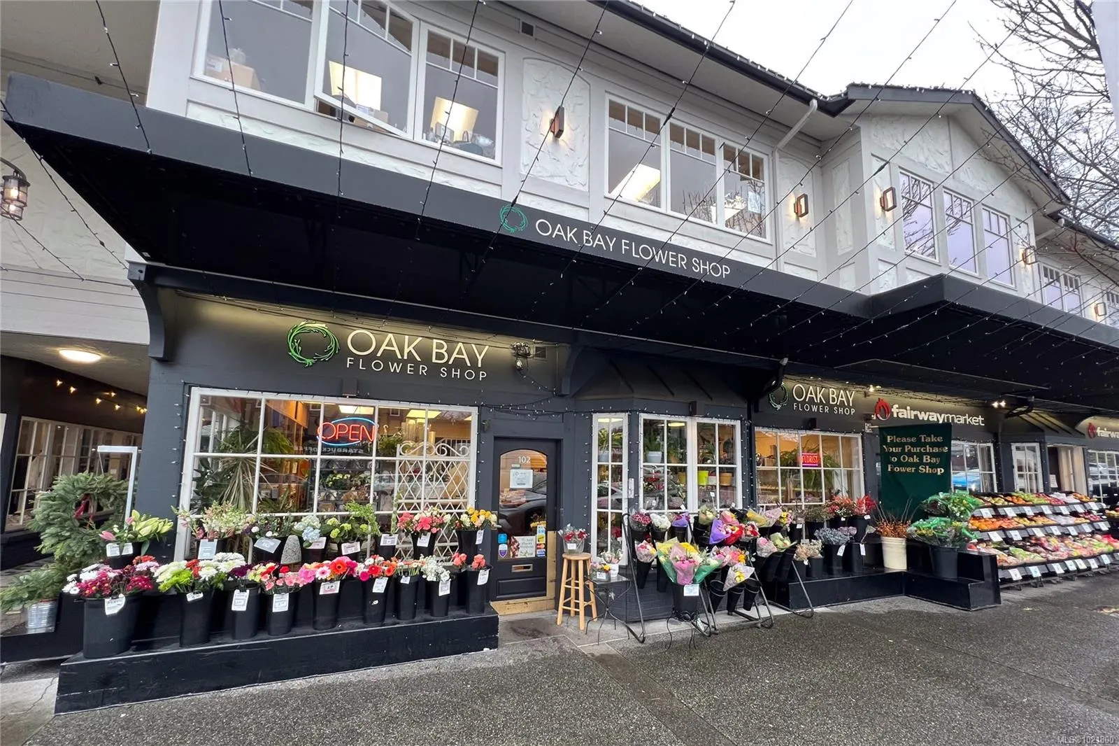 2187 Oak Bay Ave