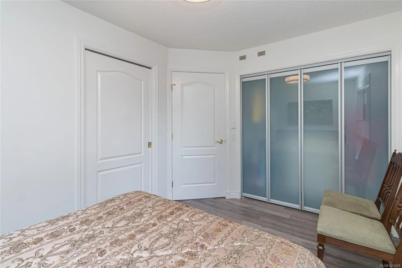 3133 Tillicum Rd