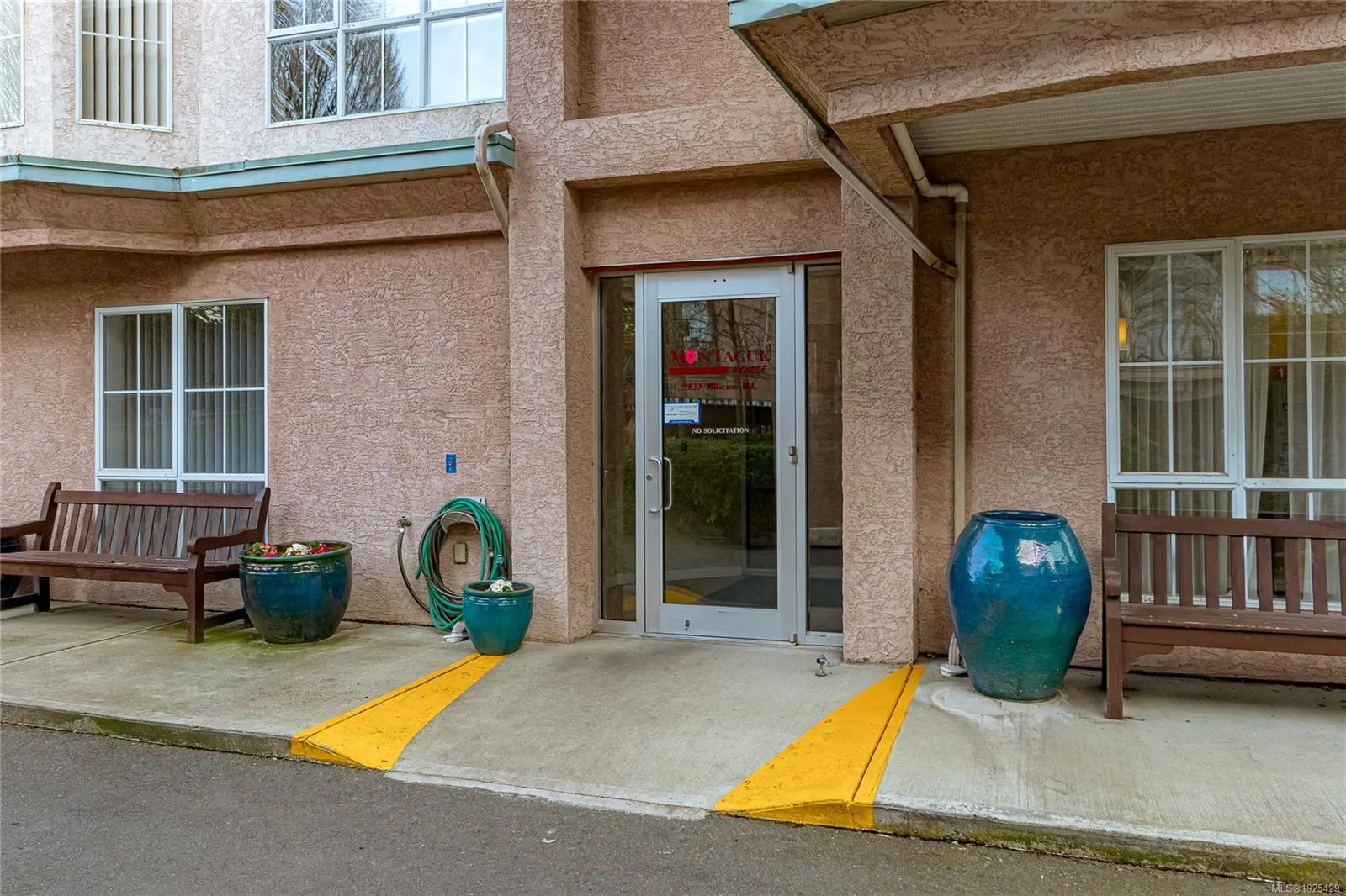 3133 Tillicum Rd