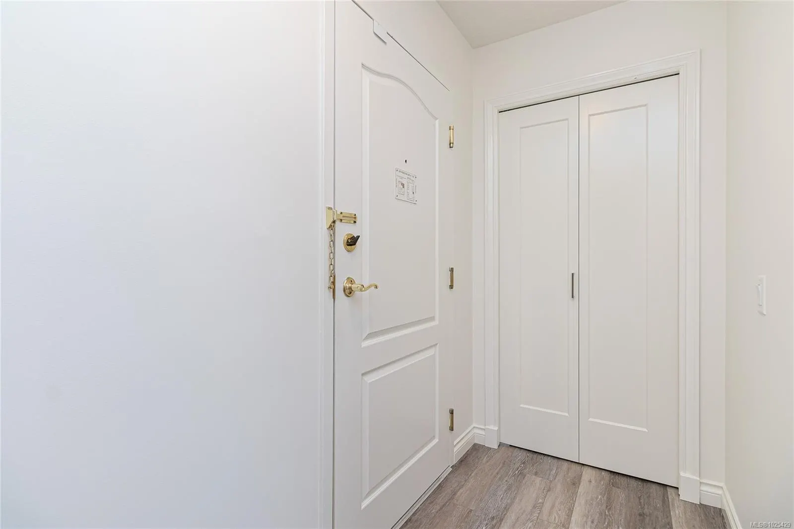 3133 Tillicum Rd