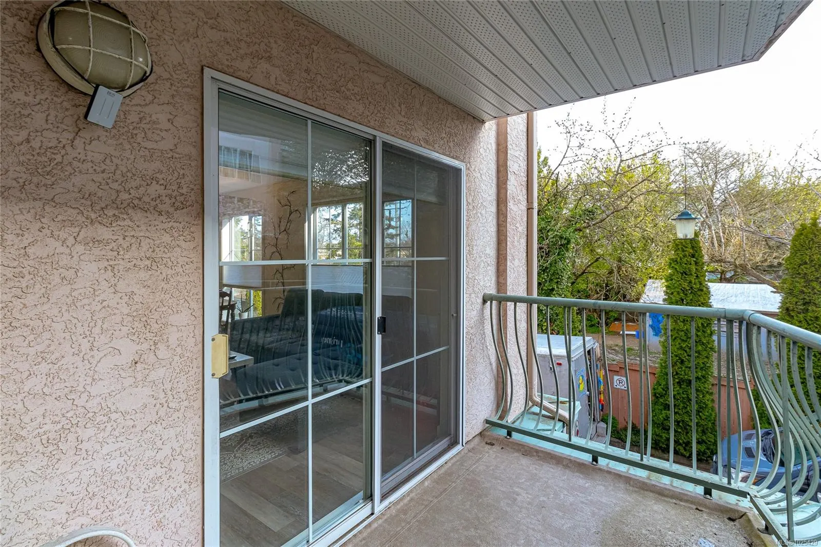 3133 Tillicum Rd