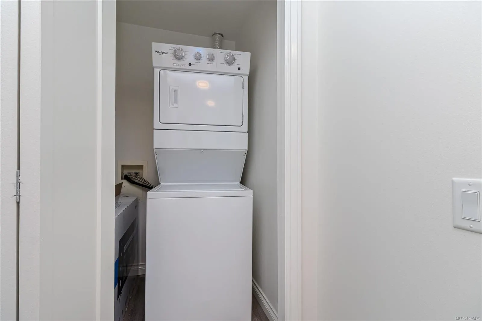3133 Tillicum Rd
