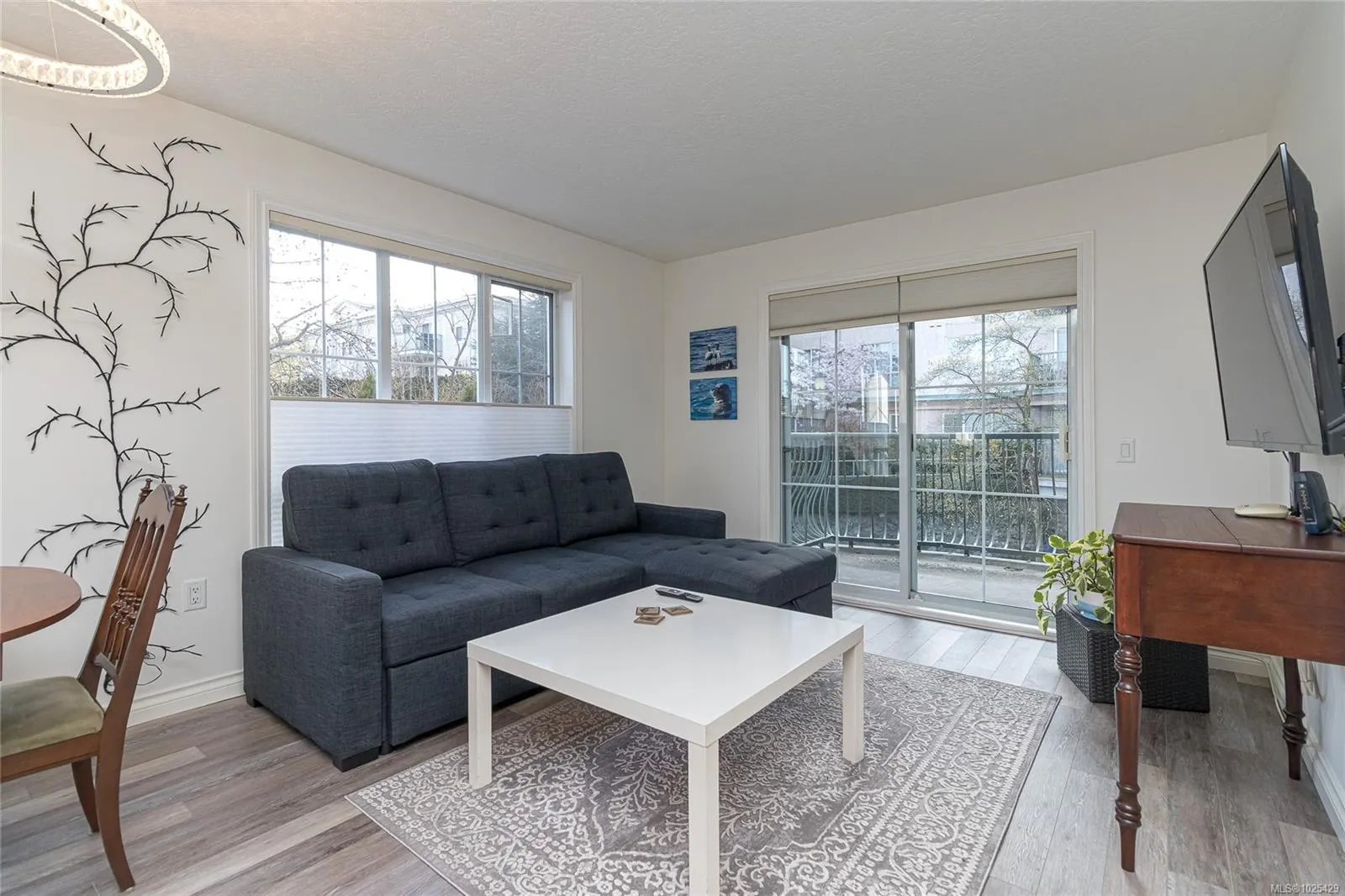 3133 Tillicum Rd