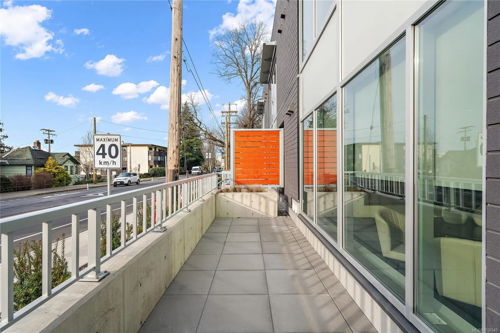 1102 Esquimalt Rd