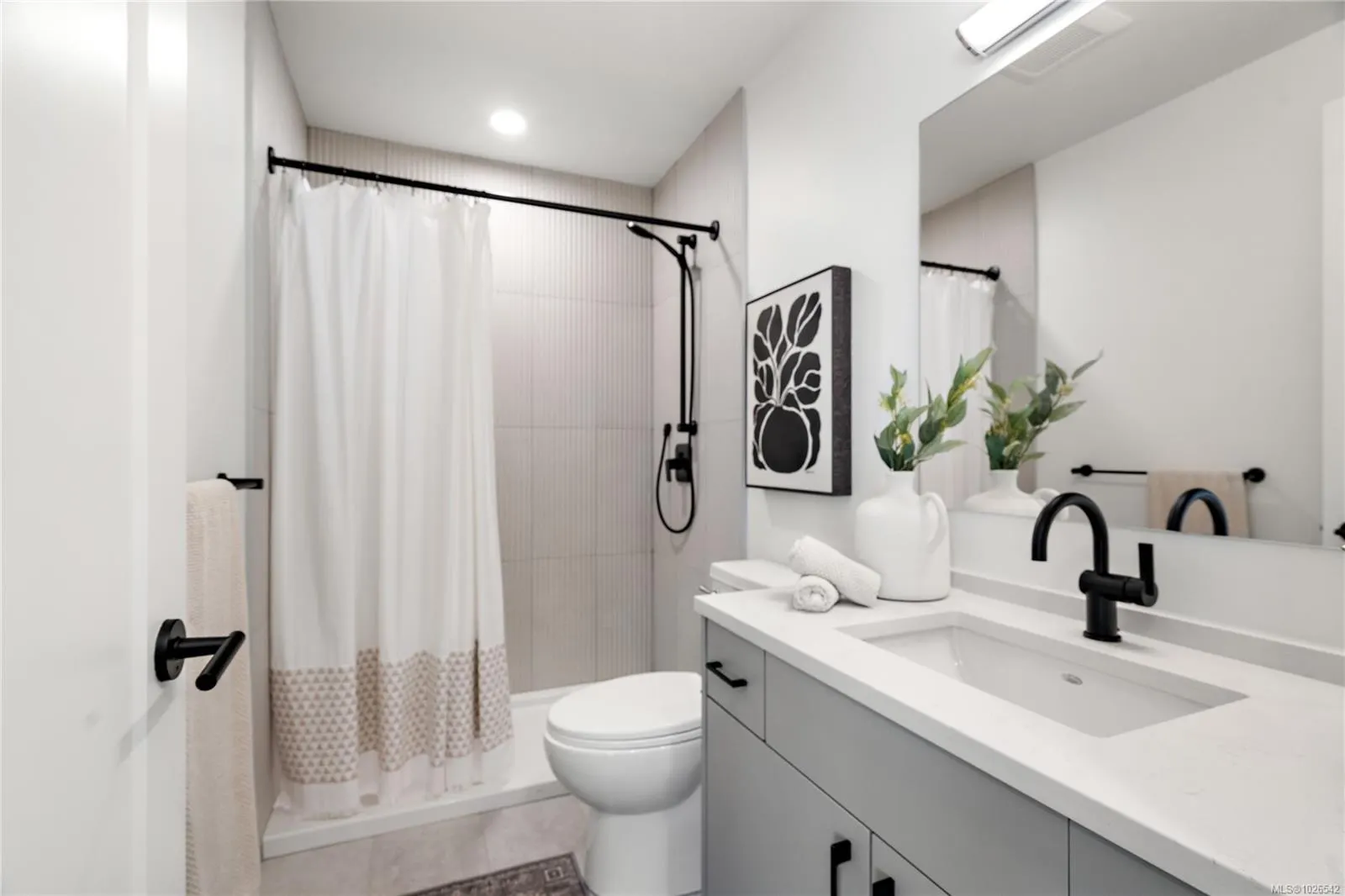 1102 Esquimalt Rd