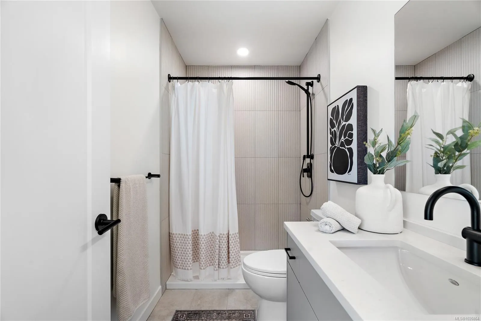 1102 Esquimalt Rd