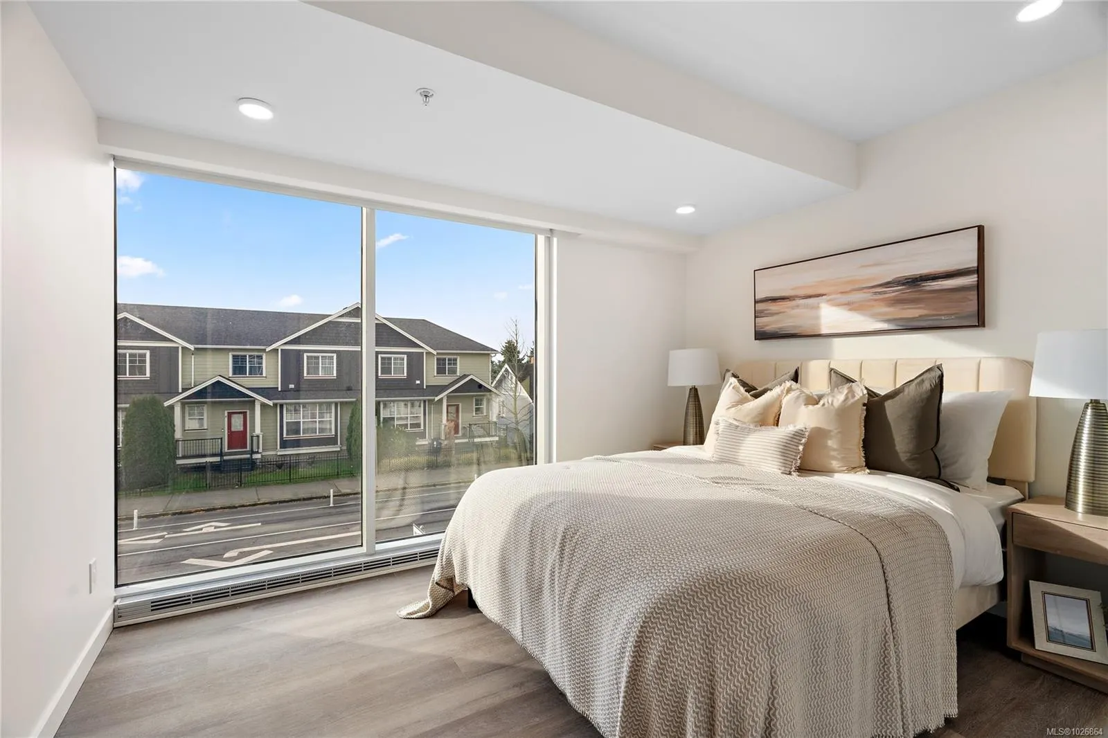1102 Esquimalt Rd