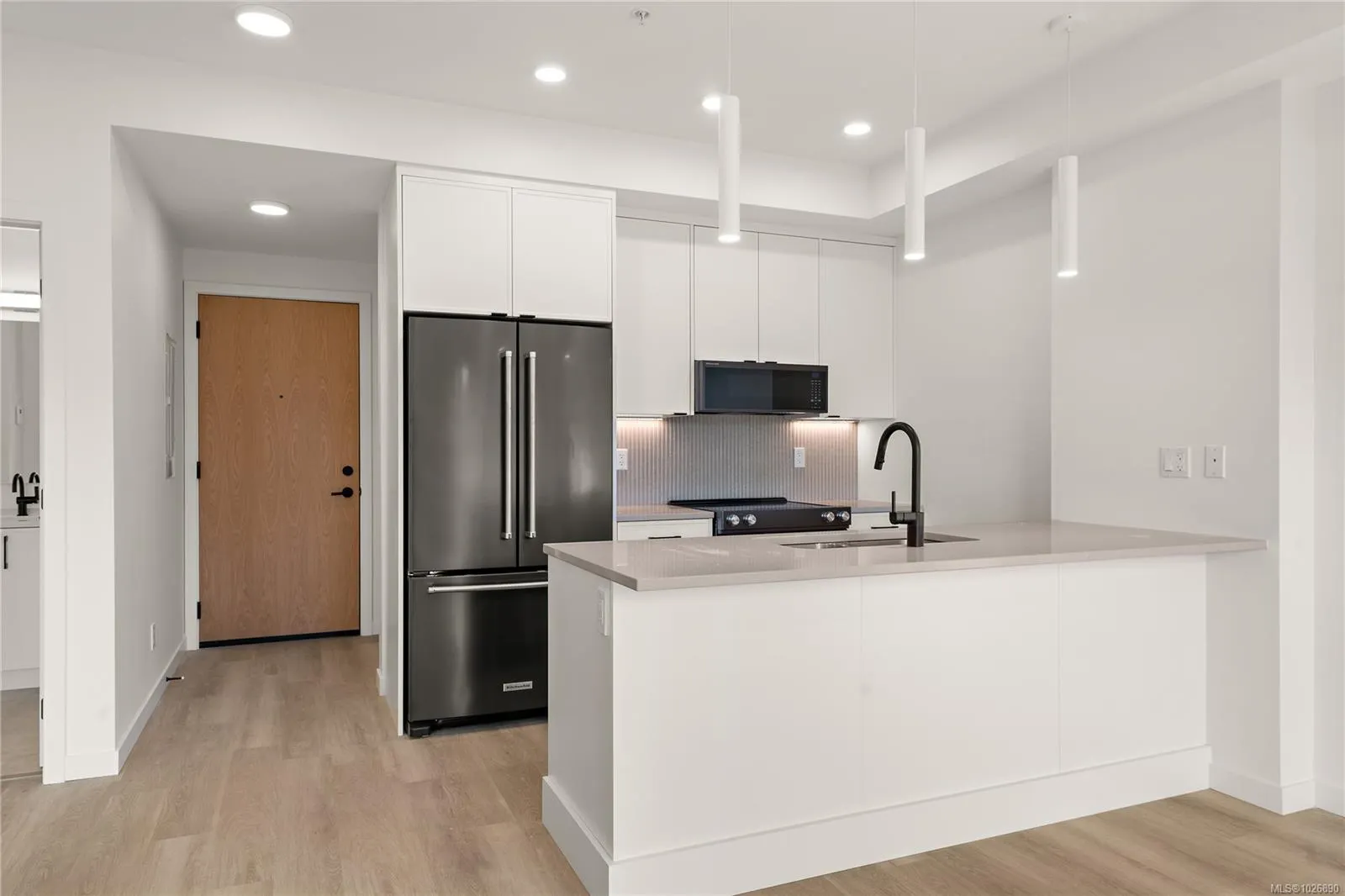 1102 Esquimalt Rd