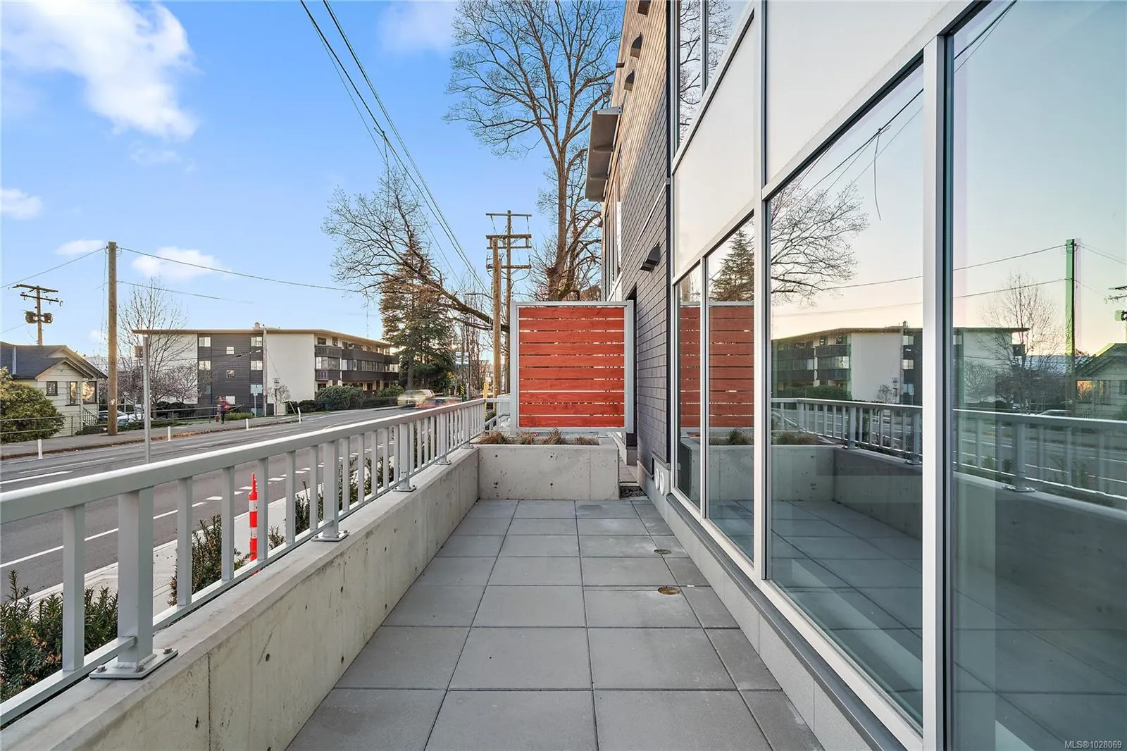 1102 Esquimalt Rd