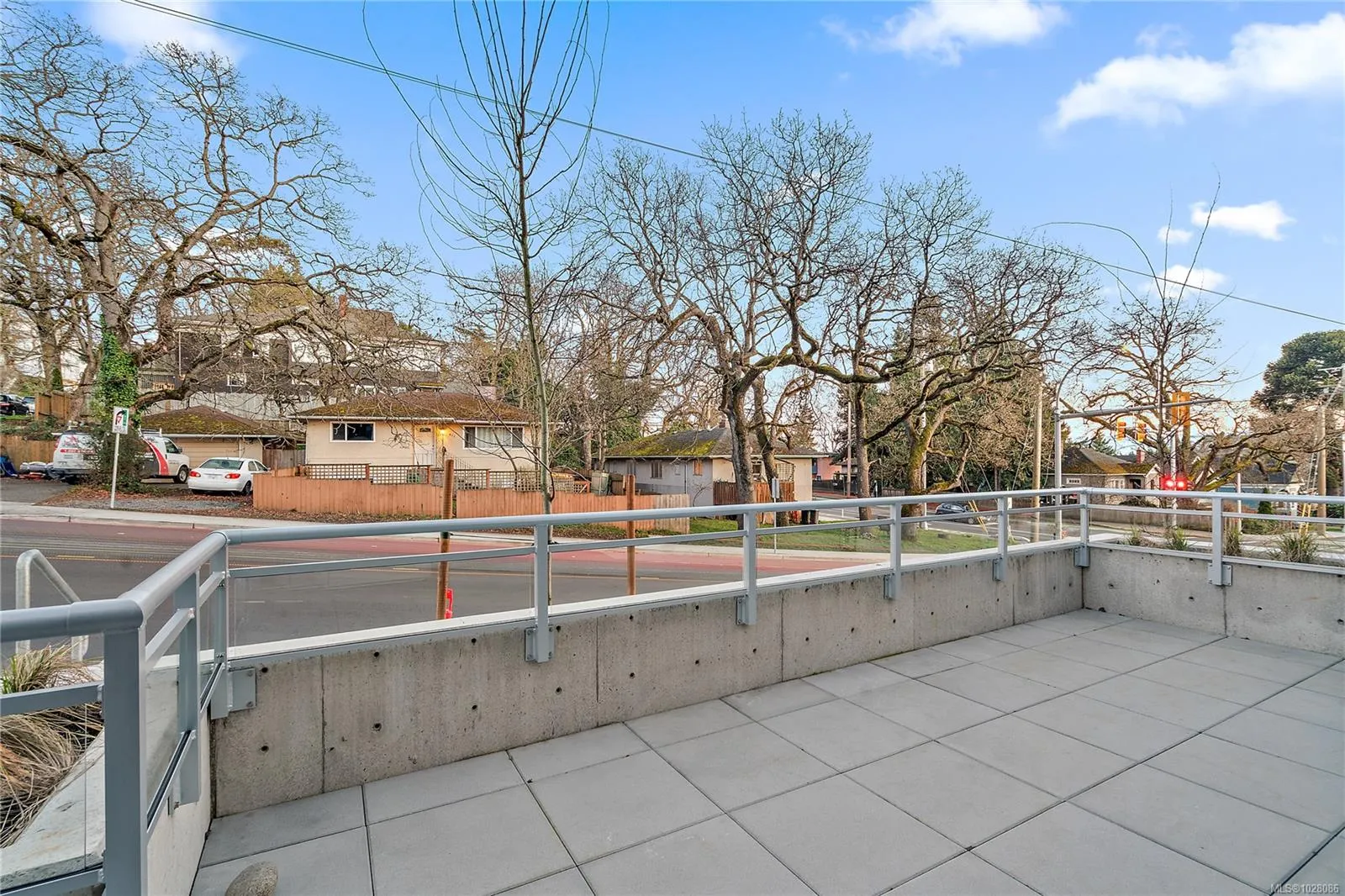 1102 Esquimalt Rd