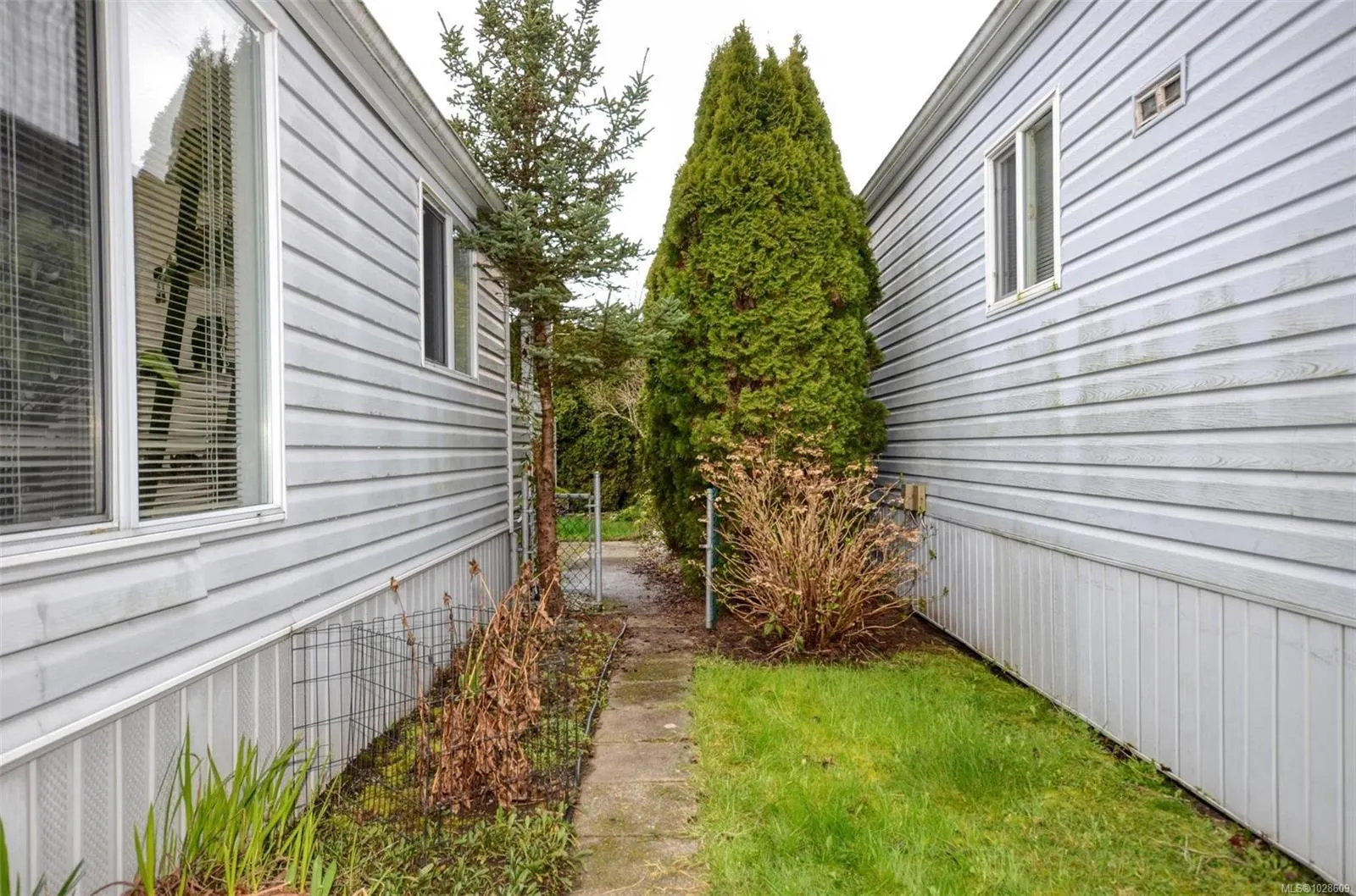 7583 Central Saanich Rd