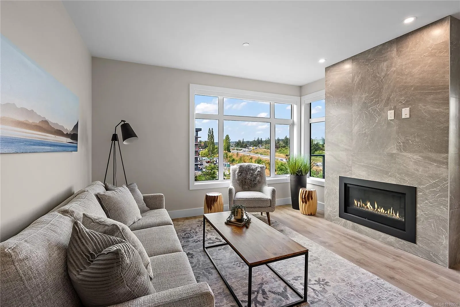 2520 Hackett Cres