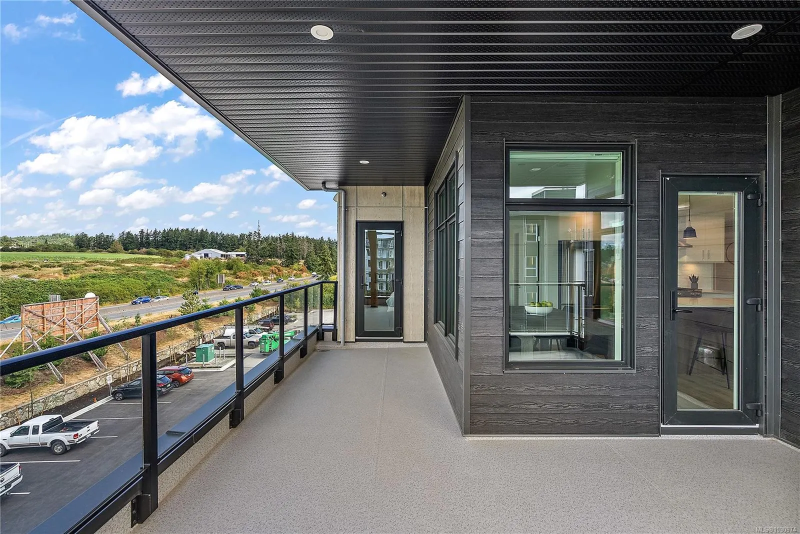 2520 Hackett Cres
