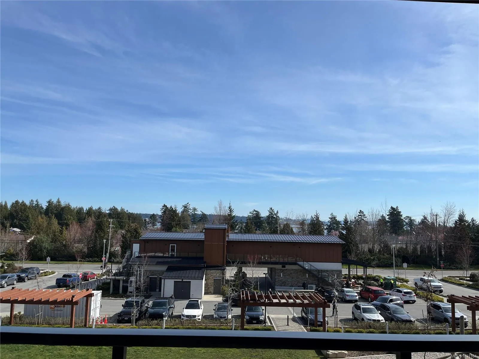 2500 Hackett Cres